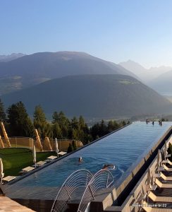 Read more about the article Između neba i zemlje